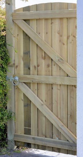 Arched Featheredge Gate