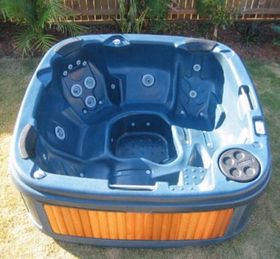 DuraSpa Elite S160 Garden Hot Tub