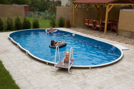Deluxe Oval Splasher Pool With Sand Filter - 30ft x 15ft