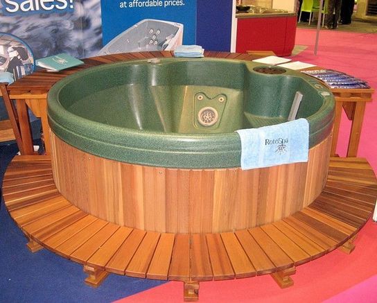 QuatroSpa Garden Hot Tub