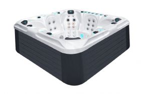 Derbyshire Hot Tub- 105 Jets