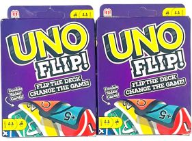 Mattel Games UNO FLIP! Family Card Game in a Durable Storage Tin