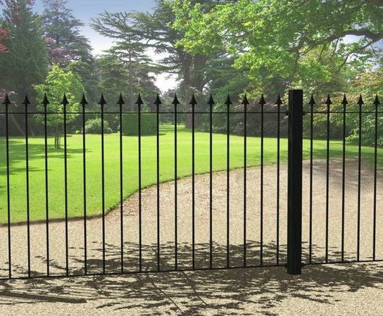 Montford Spear Top Fence
