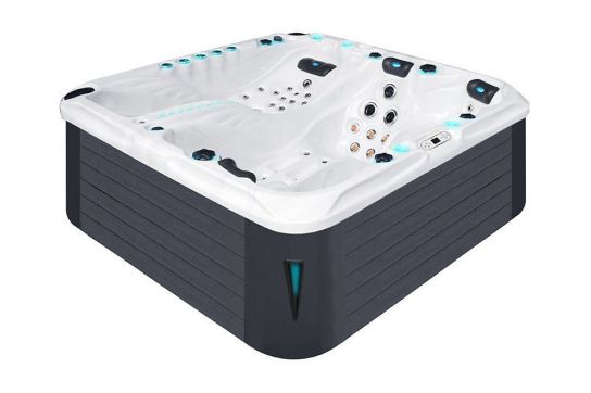 Worcester Hot Tub- 104 Jets