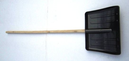 Black Snow Scoop With 4ft Wooden Handle