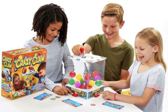 Crazy Claw Action and Reflex Game