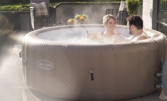 Lay-Z-Spa Palm Springs Hot Tub AirJet Inflatable Spa with Freeze Shield Technology