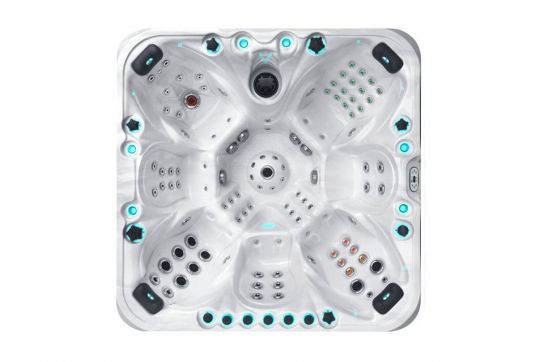Derbyshire Hot Tub- 105 Jets