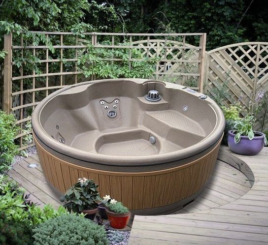 Orbis Garden Hot Tub