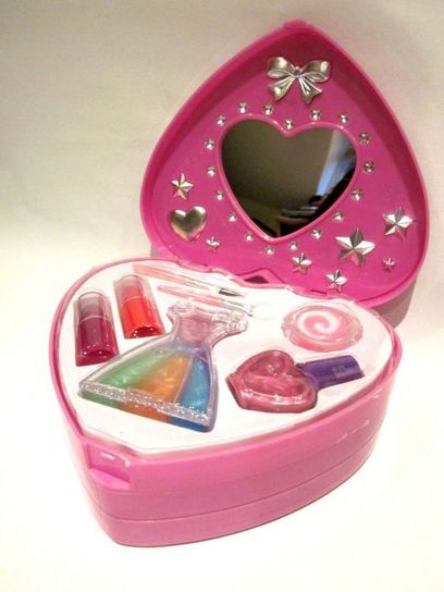 3 Tier Play Make Up Set in Heart Shaped Case