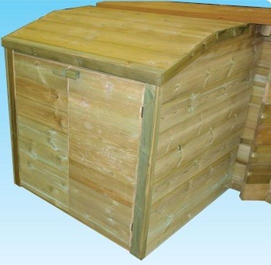 Wooden Pool Filtration Enclosure