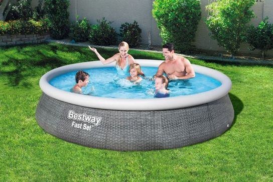 Fast Set Round Inflatable Pool With Filter Pump - 13ft x 33in by Bestway