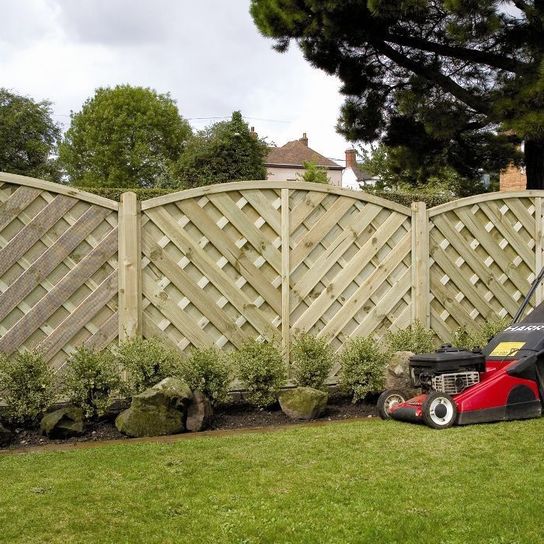 Elite St. Lunairs Fence Panel