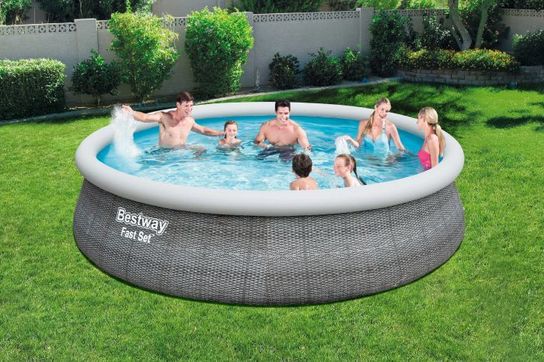 Fast Set Round Inflatable Pool With Filter Pump - 15ft x 42in by Bestway