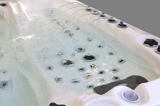 Worcester Hot Tub- 104 Jets