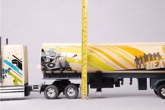 Radio Controlled 1:32 RC Lorry 0203d