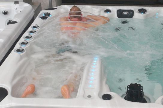 Worcester Hot Tub- 104 Jets