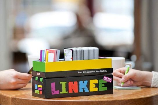 Linkee Trivia Game by Ideal