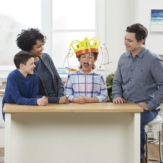 Hasbro Chow Crown Game