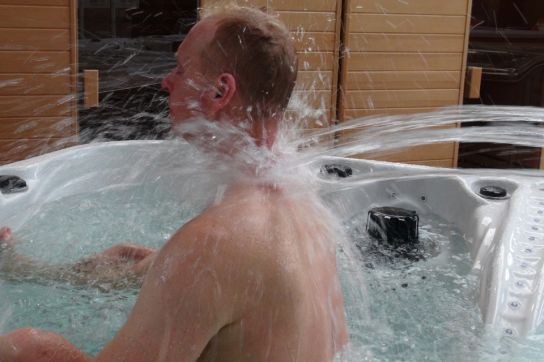 Worcester Hot Tub- 104 Jets