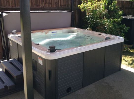 Toronto Garden Hot Tub by Canadian Spa