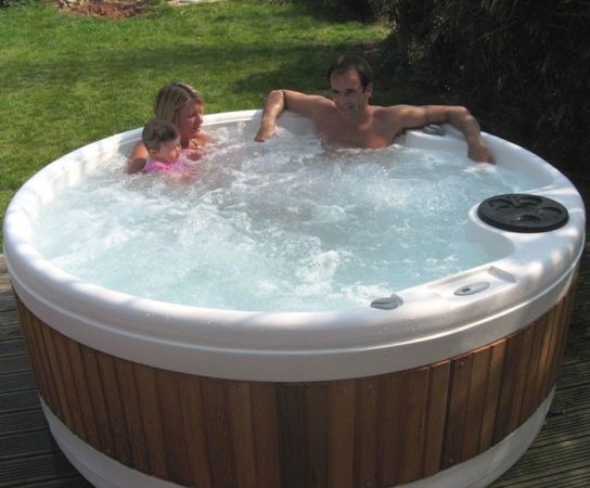 QuatroSpa Garden Hot Tub