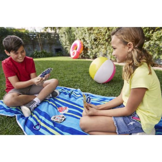 Mattel Games UNO H2O to GO, durable water-resistant card game for beach and snow trips, 108 cards, ages 7+, P1703